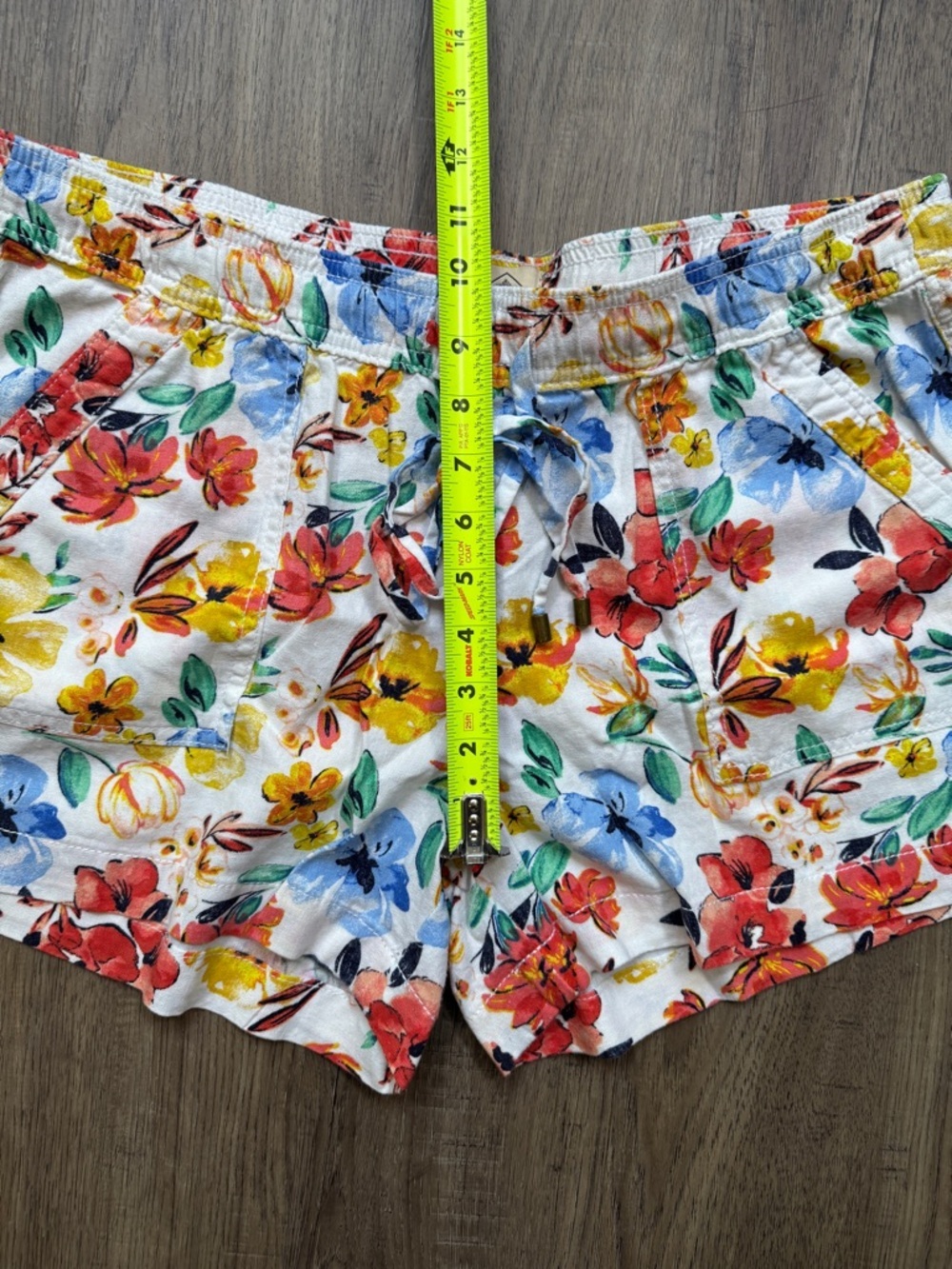 St. John's Bay White Floral Drawstring Linen Shorts - Size Extra Large - Picture 4 of 11